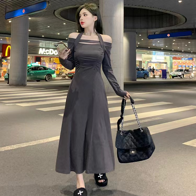 Trendy people wear street-style dresses for autumn, new style halterneck hollow design, slimming high-waisted long skirt for women