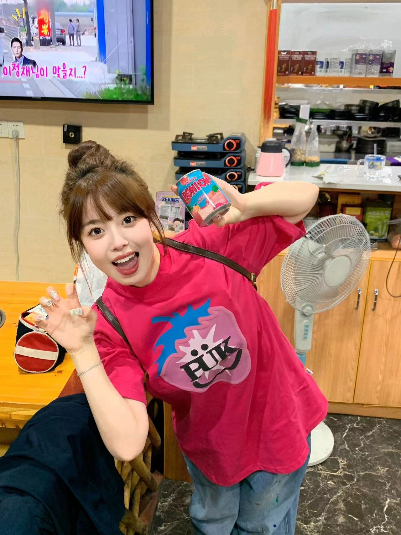 220克精梳緊密賽洛甜酷風寬鬆趣味草莓印花短袖T恤