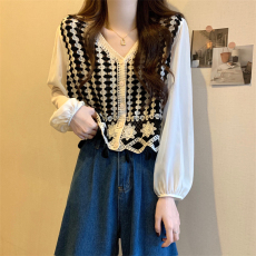 批发实拍实价 新版早秋复古法式撞色钩花镂空设计感针织上衣