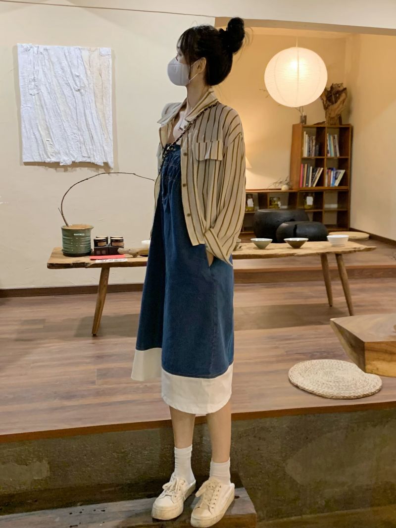 Actual shot of three standard loose one-shoulder denim splicing suspender skirt for women