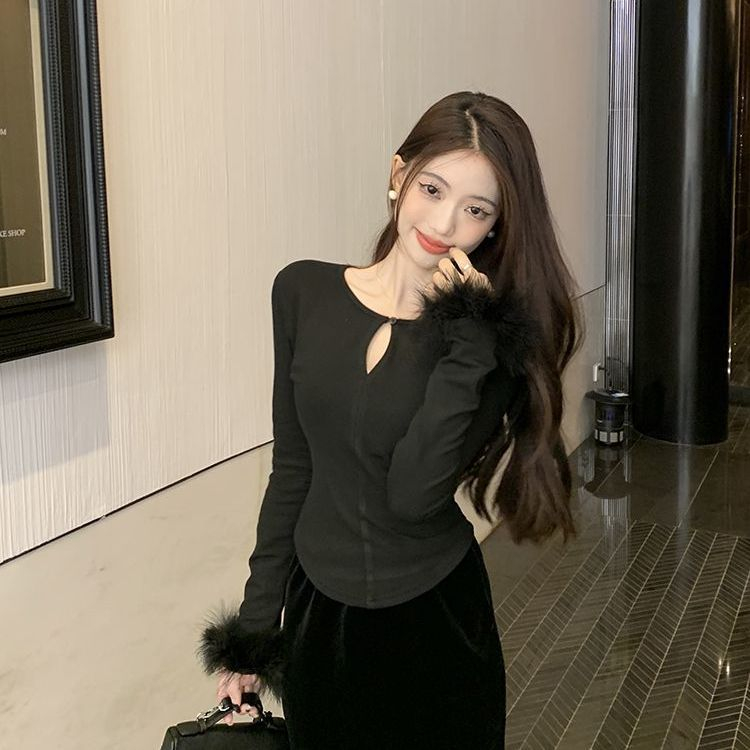 Design niche new hollow brushed plus velvet T-shirt for women winter new slim short long-sleeved inner layering shirt