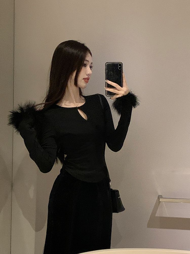 Design niche new hollow brushed plus velvet T-shirt for women winter new slim short long-sleeved inner layering shirt