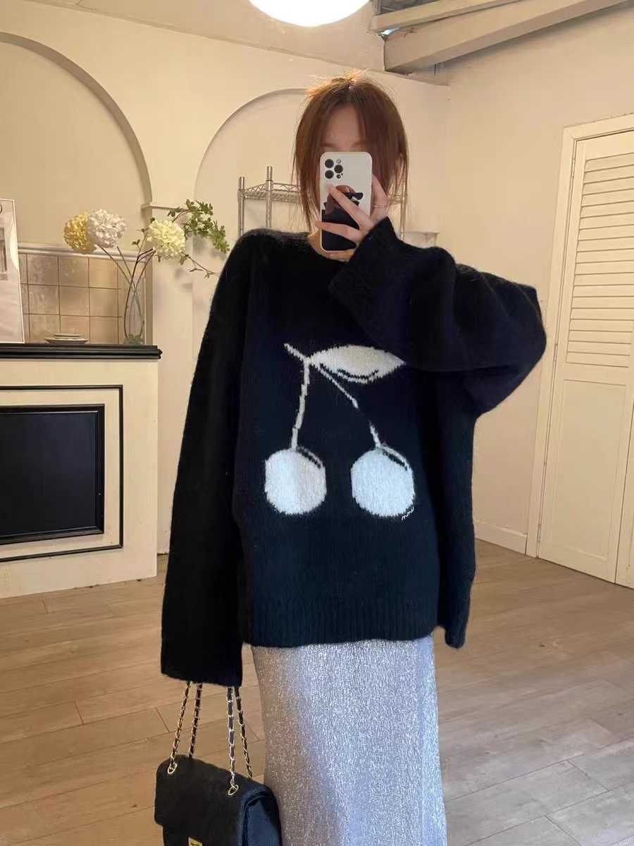 馬海毛提花櫻桃毛衣女慵懶風加厚秋冬季設計感寬鬆套頭打底針織衫