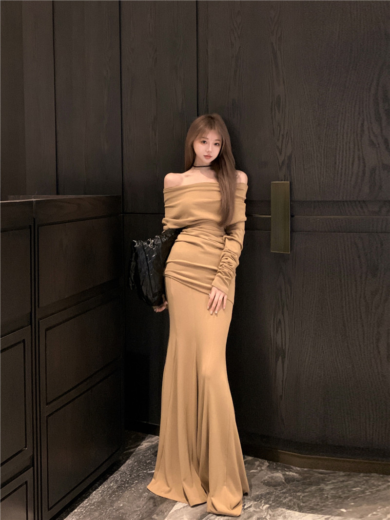 Actual shot~Pure Desire Pile Collar One Shoulder Showing Body Shaping Waist Slimming Top + Fishtail Skirt Knitted Suit