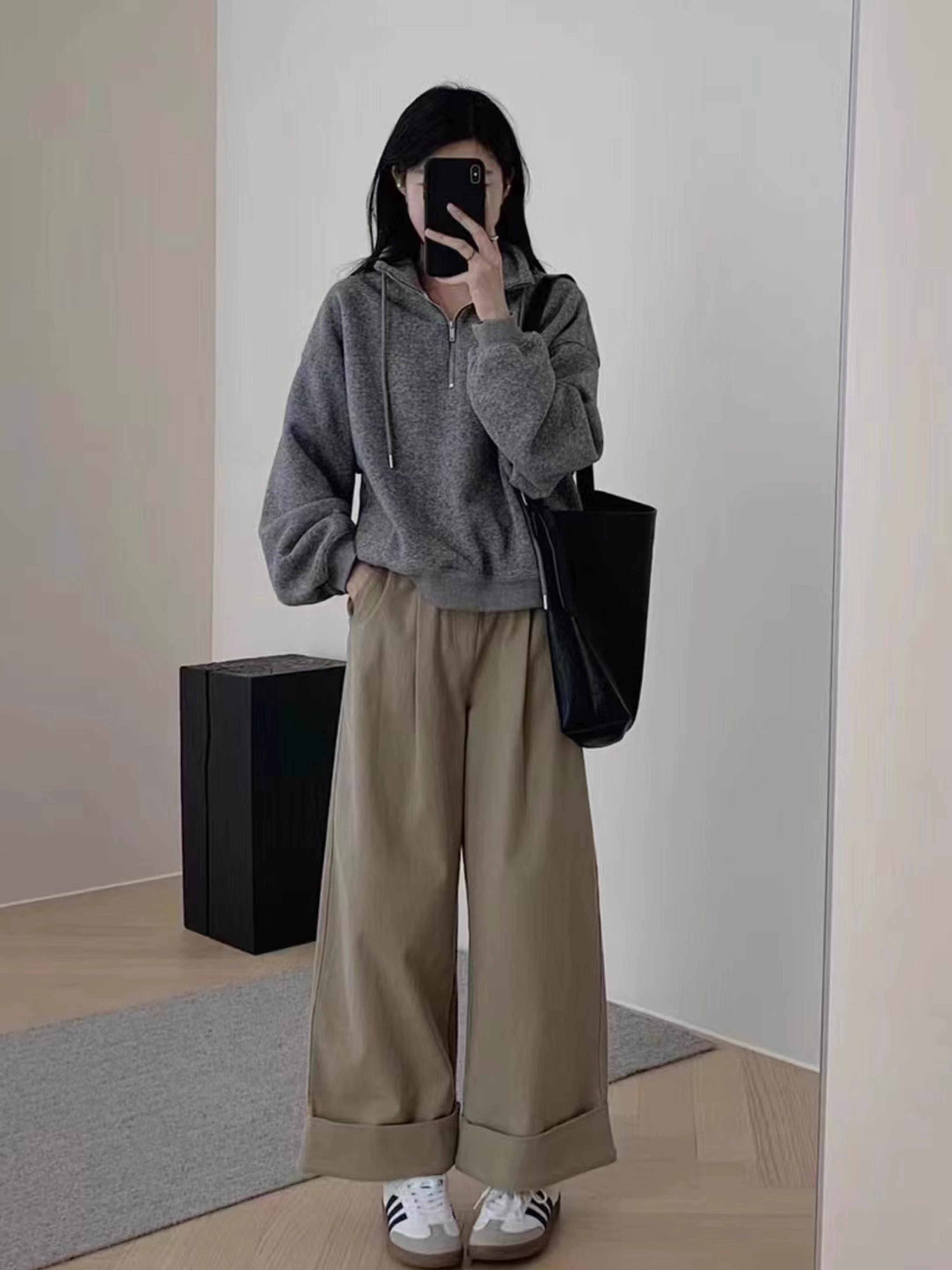 Official picture of Chinese cotton composite true super plus velvet sweatshirt for women winter solid color half turtleneck thermal top plus size women's 200 pounds