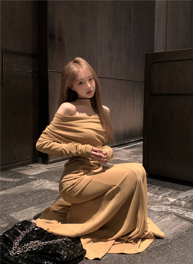 Actual shot~Pure Desire Pile Collar One Shoulder Showing Body Shaping Waist Slimming Top + Fishtail Skirt Knitted Suit