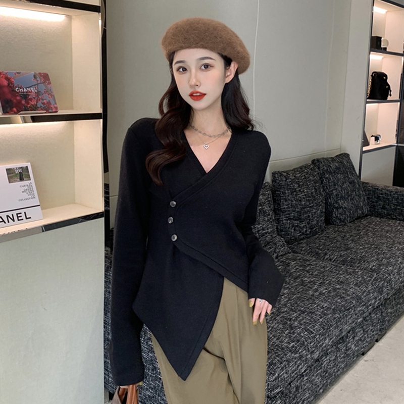 Large size belly-covering irregular diagonal buttoned top for women with fat girls in early autumn design slimming slit knitted bottoming shirt