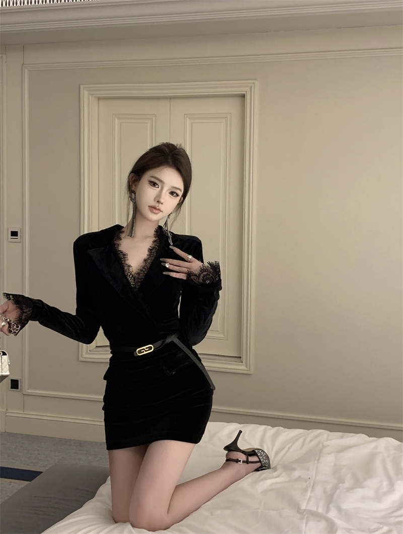 Real shot of high-end black suit, lace, early spring, French ladylike temperament, waist-slimming short skirt