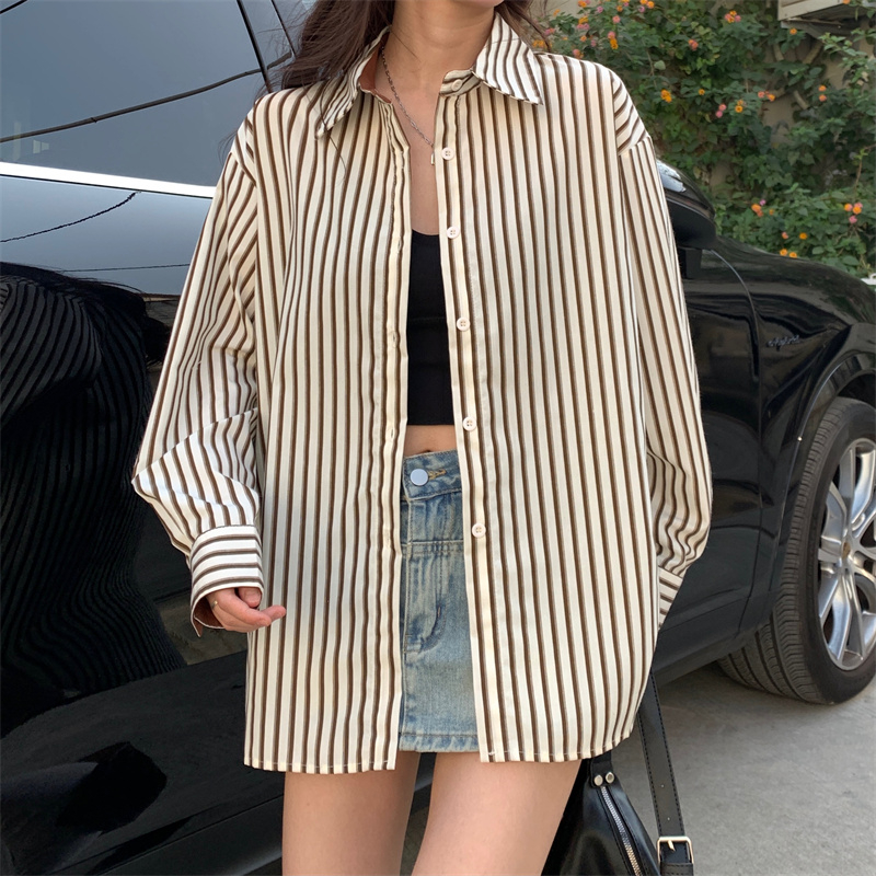 2024 early autumn new style vertical striped shirt for women long-sleeved design retro Hong Kong style layered shirt for women