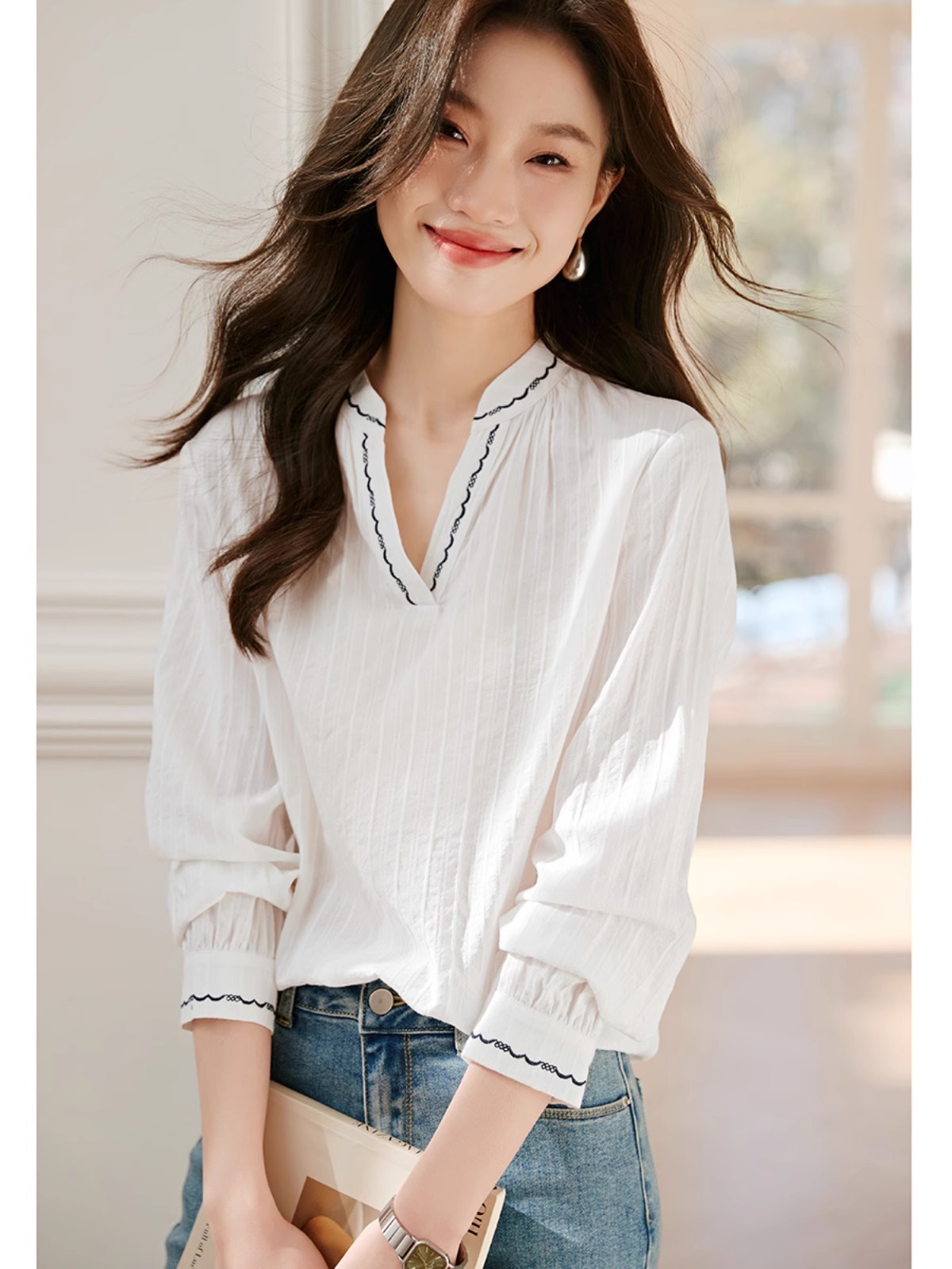 Cotton embroidered V-neck thin shirt 2024 spring new embroidered commuting casual versatile shirt