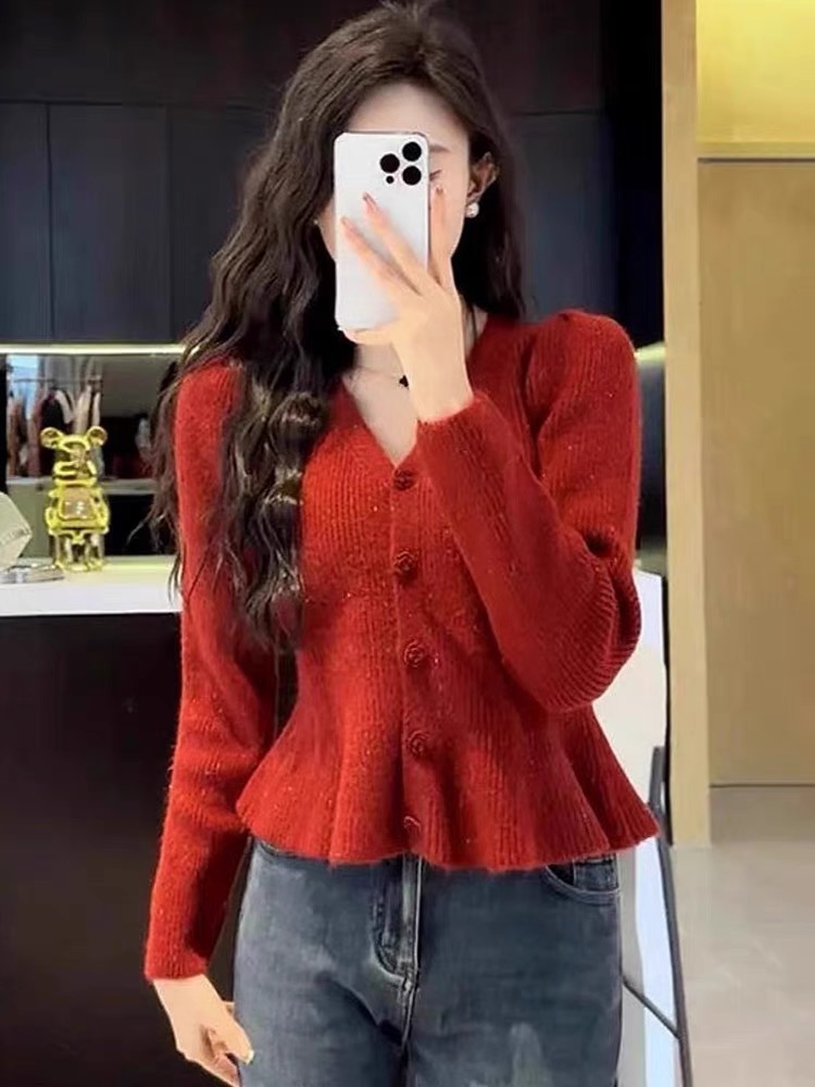 Korean style V-neck knitted cardigan Xiaoxiangfeng autumn and winter new women's slim-fitting short flower button outer jacket and sweater