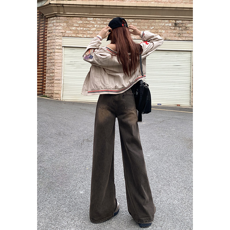 Real shot of the new high waisted coffee colored wide leg denim pants for women in spring, loose and draped floor mopping pants