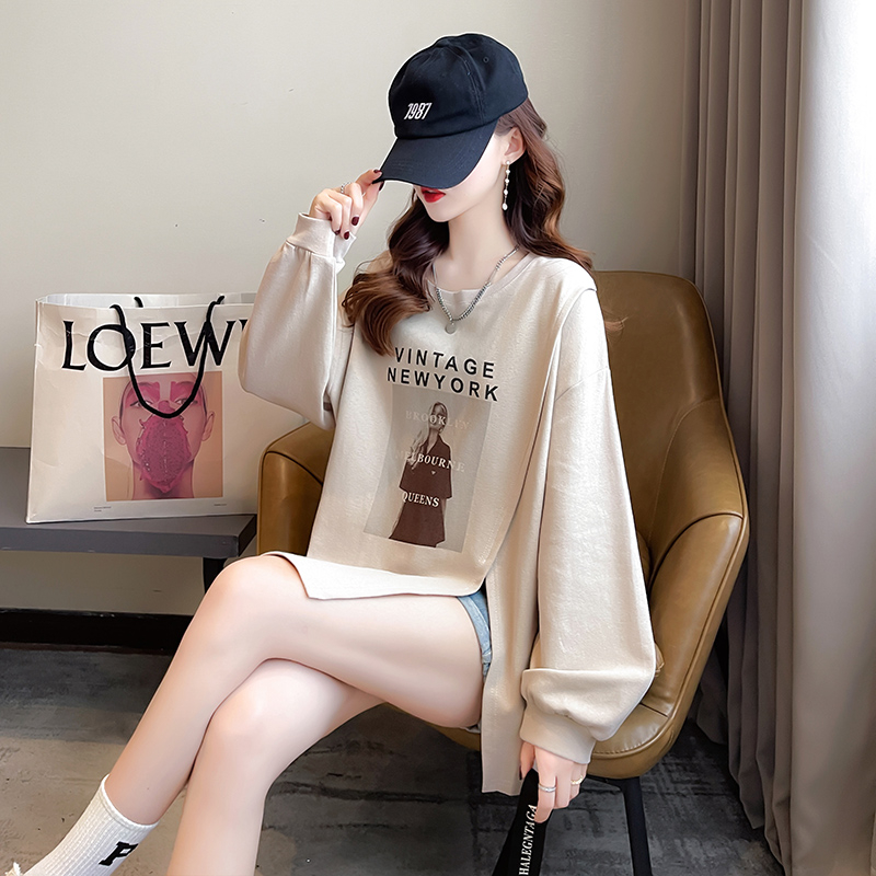 First real shot of the original quality sweatshirt for women in spring and autumn, thin, trendy round neck, slit hem, Korean style top, plus size women's clothing