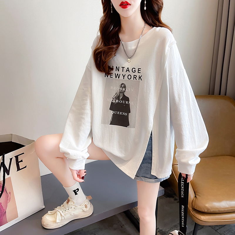 First real shot of the original quality sweatshirt for women in spring and autumn, thin, trendy round neck, slit hem, Korean style top, plus size women's clothing