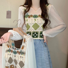 批发实拍实价 新版早秋复古法式撞色钩花镂空设计感针织<b class='q'>上衣</b>