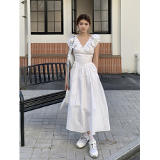 批发实拍2026春夏装新款法式收腰连衣裙女设计露背黑白v领泡泡袖长裙