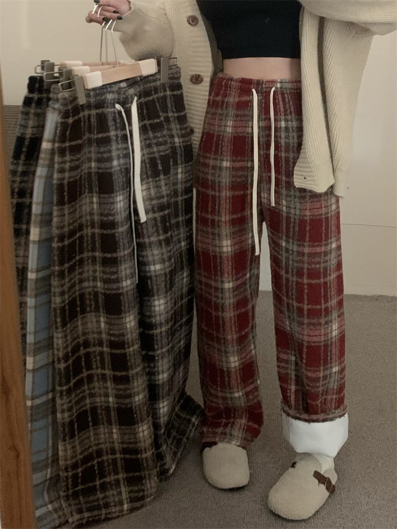 Real shot of velvet thickened red plaid trousers, high-waisted, slim, straight, casual, versatile, loose wide-leg trousers