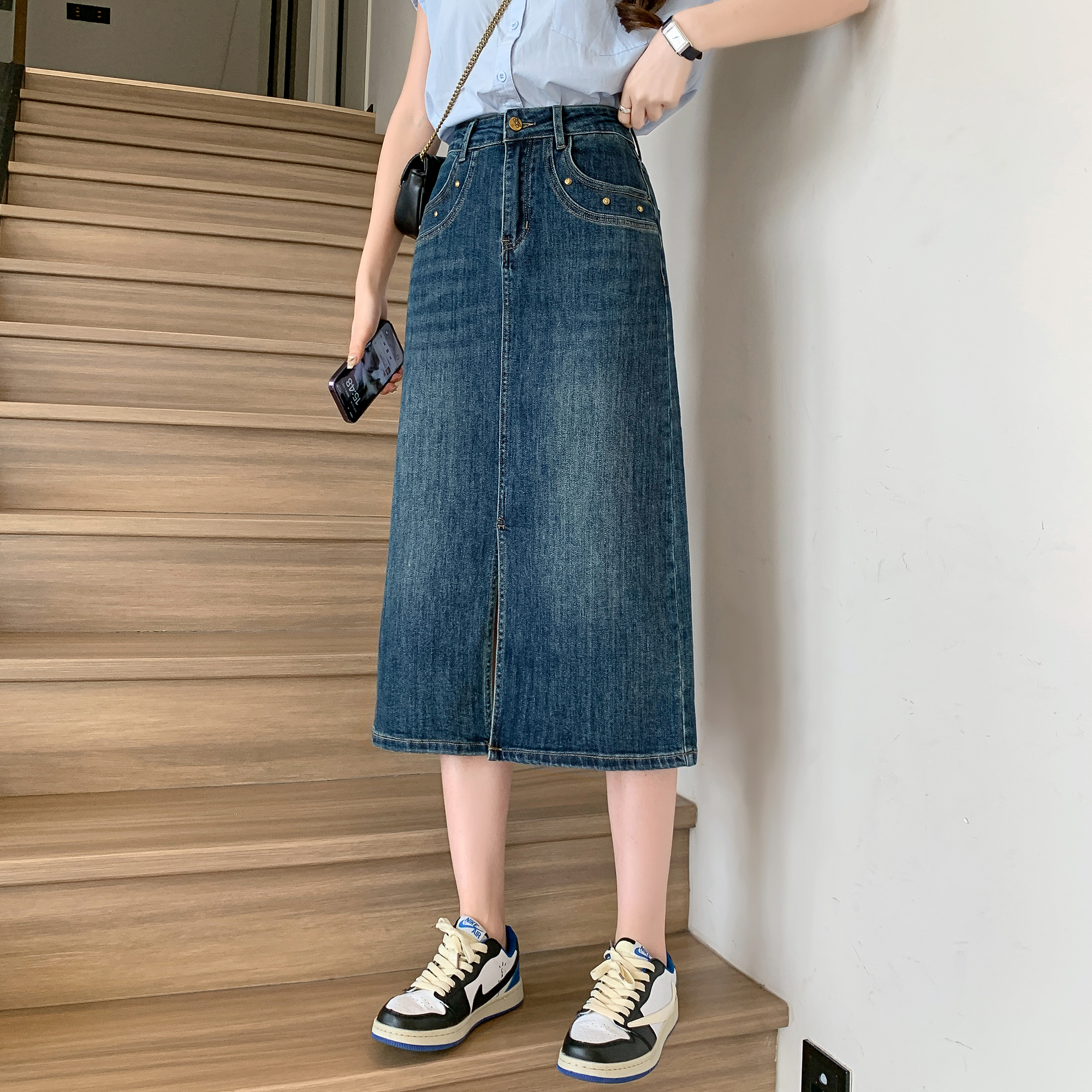 Actual shot of new summer plus size women's clothing for fat girls, loose mid-length skirt, elastic waist, slit denim skirt