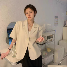 批发2025夏装新款<b class='q'>大码</b>女装小西装<b class='q'>外套</b>小个子设计感西服上衣M-4XL200斤