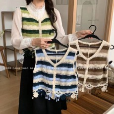 批发春季新款V字领短款宽松型显瘦时尚外搭<b class='q'>马甲</b>度假风条纹小背心