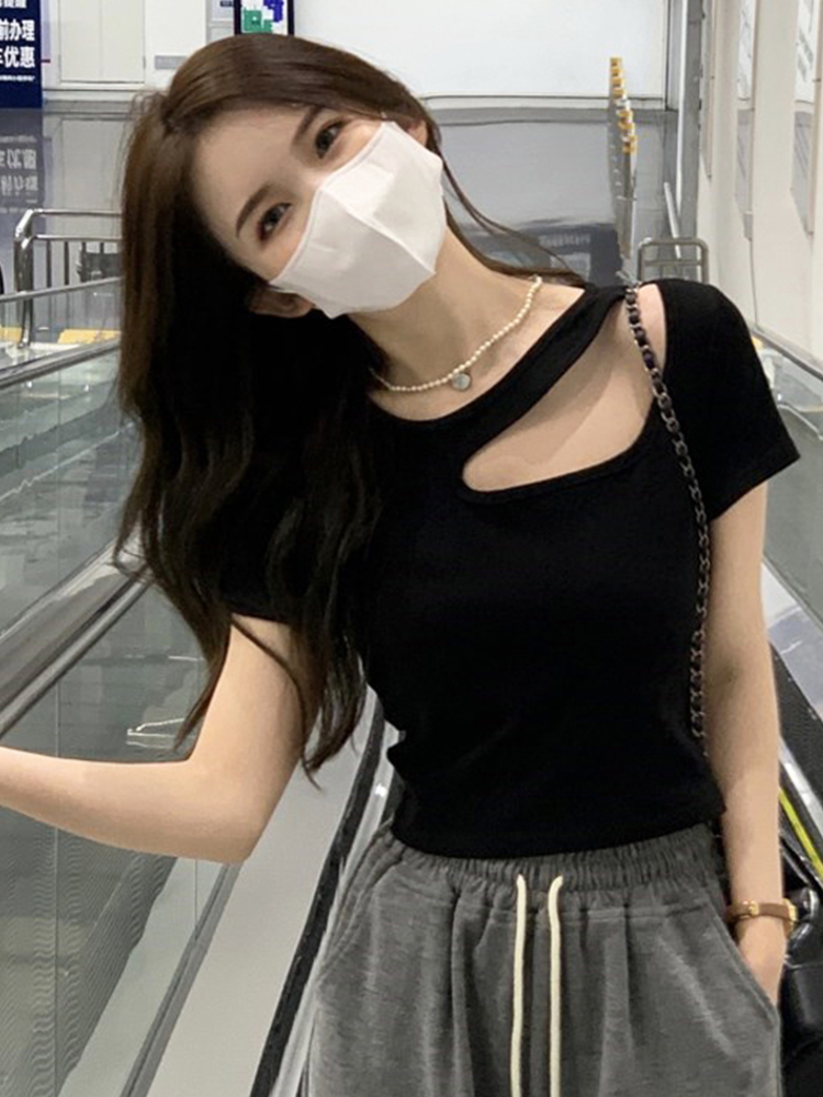 95 면 흔들어서 톤 좋은 품질 반팔 티셔츠 여성 디자인 센스 작은 대중 ins 여름 슬림해 보이는 Chic 불규칙 쇼트 스타일