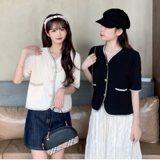 批发实拍夏季新款大码女装法式气质小香风宽松短款V领上衣 M-4XL200斤