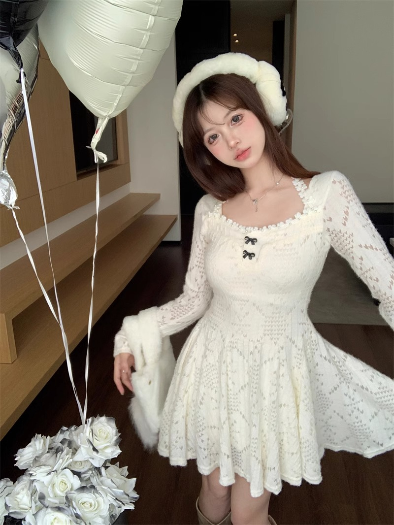 2024 New Plush Long Sleeve Lace Dress Women’s Spring Style Pure Sexy Waist Slimming Puffy Short Skirt