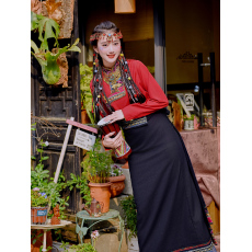 批发新款藏族服装西藏旅游网红拍照一片裹裙<b class='q'>民族</b>舞蹈演出服饰旅拍写真
