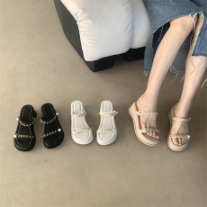 批发坡跟凉鞋女2024新款夏一字带珍珠松糕厚底皮欧美百搭高跟鞋