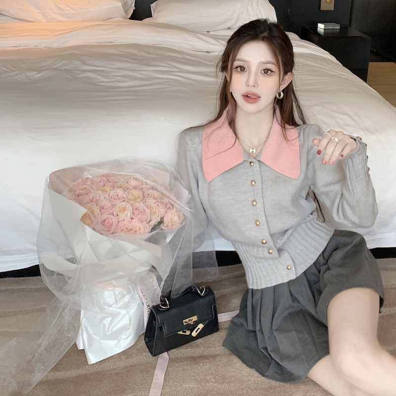 Already shipped. Doll collar, soft and waxy, unique and chic French style knitted cardigan, polo collar short top