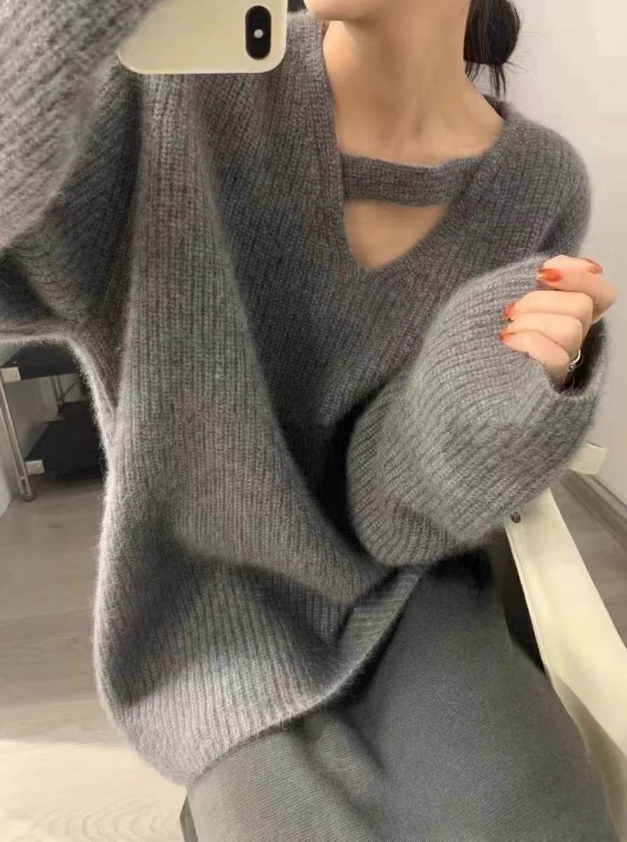 灰色v領鏤空套頭針織毛衣女秋冬冬季加厚設計感小眾高級感慵懶風
