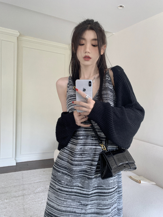 已出貨 條紋流蘇針織吊帶連衣裙女高級感直筒長裙設計感裙子秋冬
