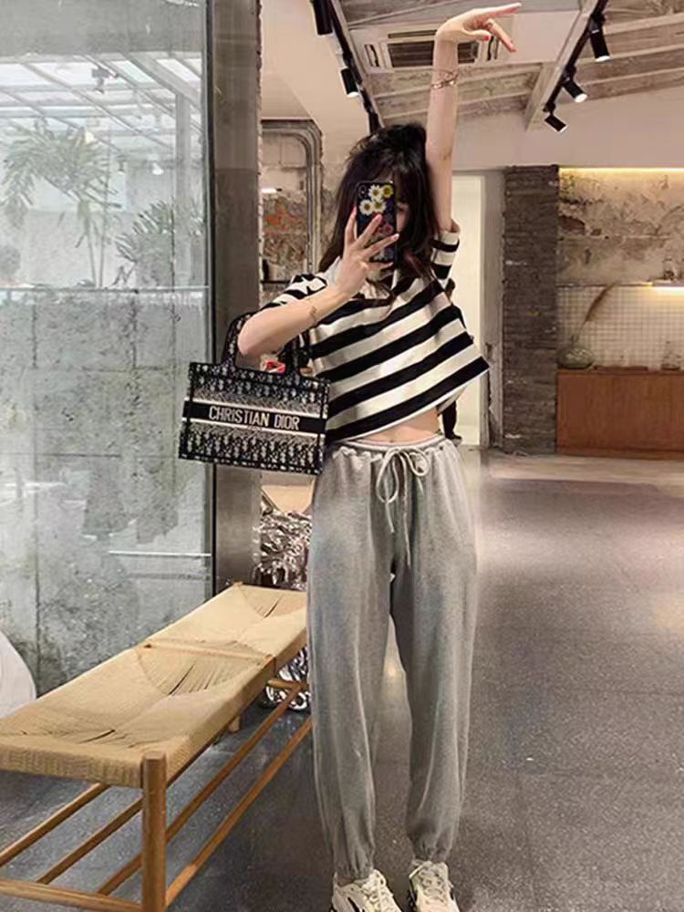 黑色條紋短袖t恤女夏季2024新款獨特短款露背設計感辣妹針織上衣