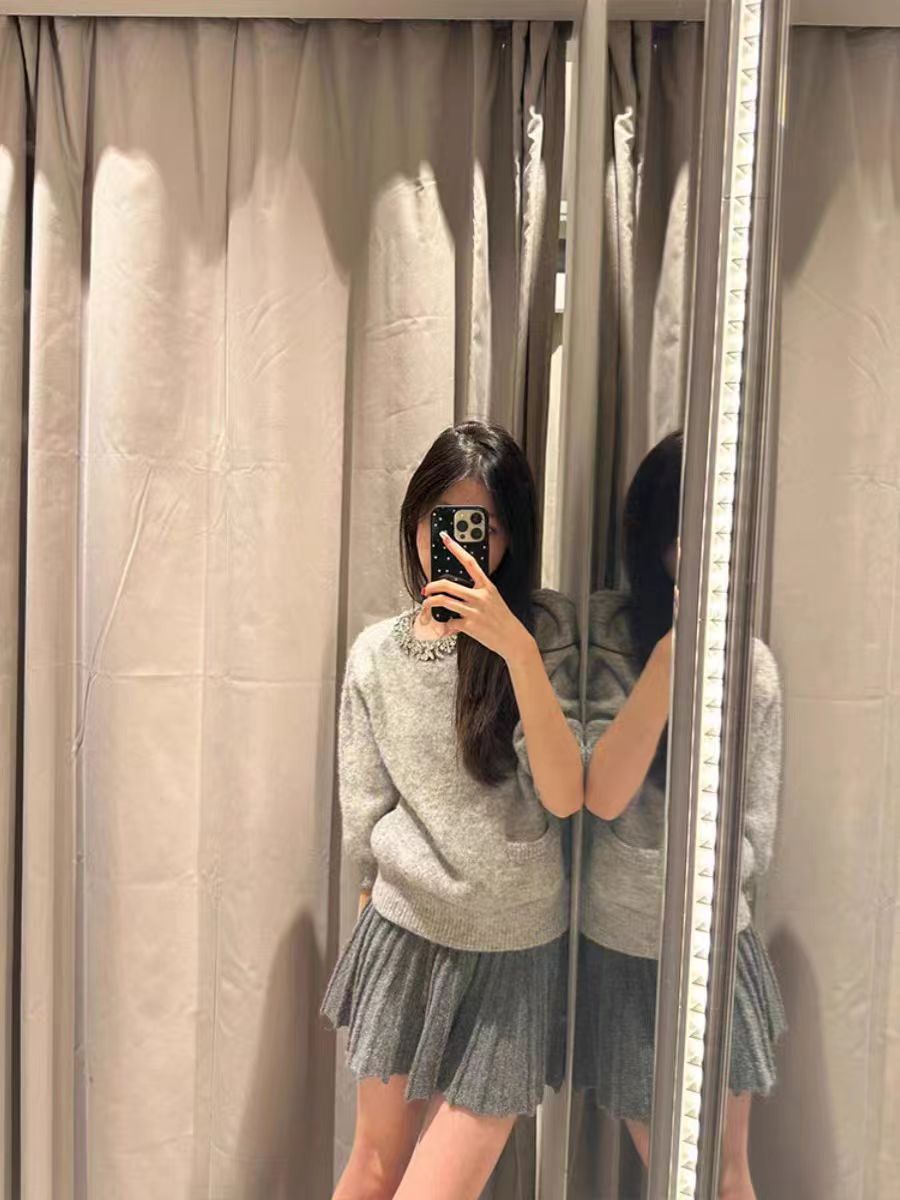灰色高級感重工水鑽領短袖針織衫毛衣女2024新款氣質寬鬆套頭上衣
