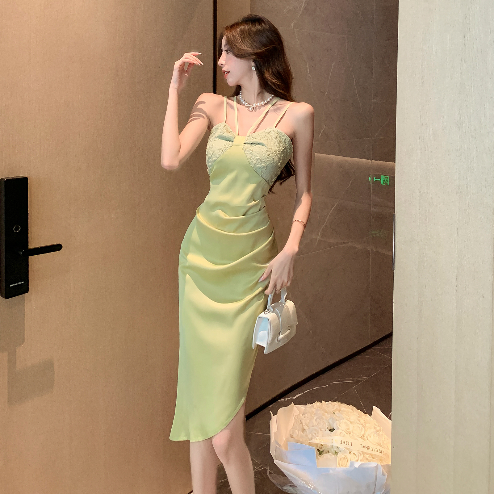 FA36368# 夏季性感吊带抹胸裙立体绣花拼接褶皱收腰不规则修身连衣裙 服裝批發女裝批發服飾貨源