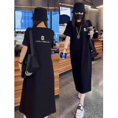 批发官方图 仿棉斜纹 有后包有口袋 短袖绣花字母长裙百搭垂顺小黑裙