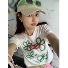 批发夏季设计感小众<b class='q'>花朵</b>字母印花修身显瘦辣妹高腰短款学生上衣