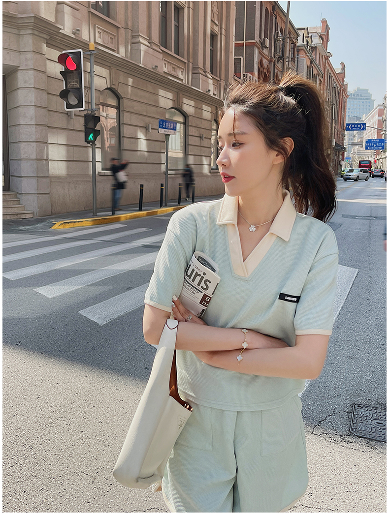 Polo collar short-sleeved tops and shorts two-piece set for women in summer, playful and lively age-reducing college style casual sports suit