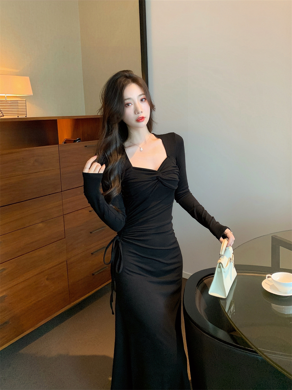 French square neck long-sleeved dress women's early autumn and winter waist-slimming temperament Hepburn style slimming high-end long skirt