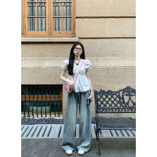 批发实拍 少<b class='q'>女</b>感V领泡泡袖<b class='q'>短袖</b><b class='q'>衬衫</b>上衣<b class='q'>女</b>