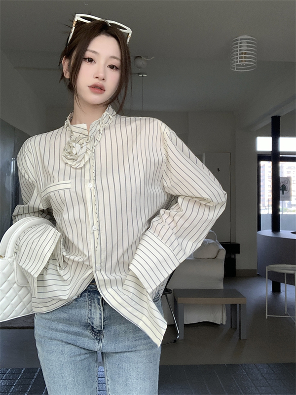 Actual shot of 2024 early spring striped loose Hong Kong style shirt Korean style top versatile design layered shirt