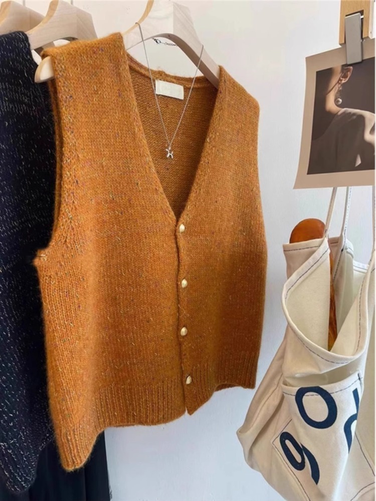 V-neck knitted cardigan vest for women in spring and autumn layered vest top with sleeveless sweater vest coat in autumn and winter