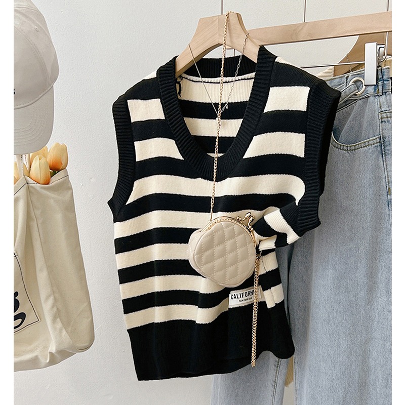 Contrast color striped knitted vest for women in autumn and winter, small waistcoat, loose round neck, sleeveless sweater vest top