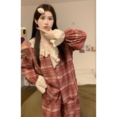 批发实拍<b class='q'>韩版</b>长袖ins格子舒适拼蕾丝甜美睡衣家居服套<b class='q'>装</b>可外穿