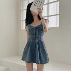 批发已出货收腰显瘦抽绳牛仔吊带<b class='q'>连衣裙</b>