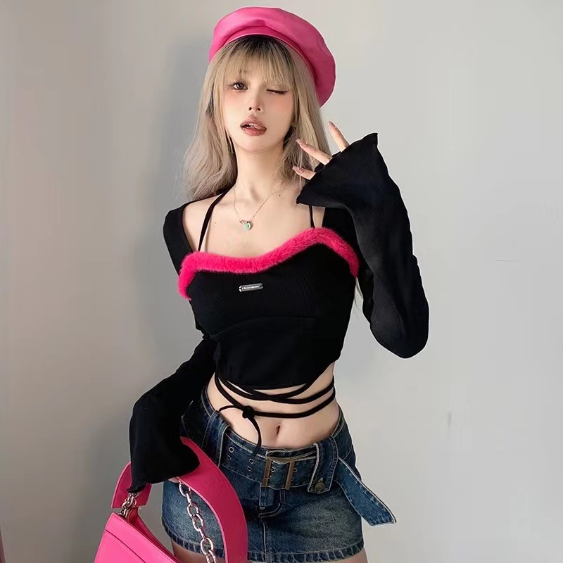 DARLINGAGA玫紅毛毛拼接掛脖方領T恤女辣妹性感修身短款綁帶上衣