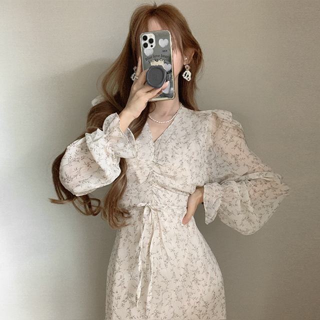 있음 선적 프랑스식 레트로 꽃무늬 V넥 거품 소매 허리 수축 레이스업 긴팔 쉬폰 드레스