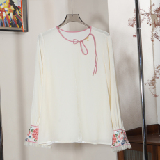 批发衣吾柒欧洲站2025秋季款新中式金竹流苏盘扣袖口绣花<b class='q'>真丝</b>丝绒上衣