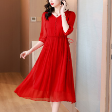 批发2026年新款大红色<b class='q'>真丝</b>新款气质高端桑蚕丝<b class='q'>连衣裙</b>