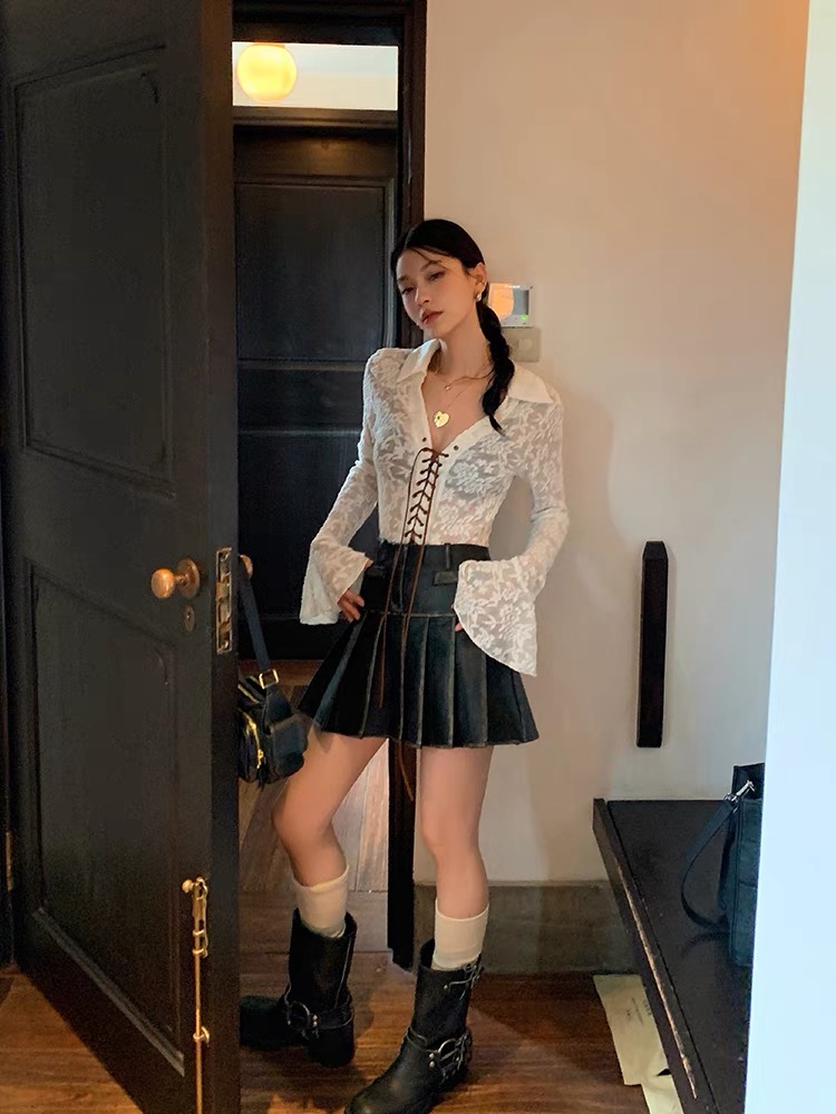 DULA好好家 抽繩系帶蕾絲襯衫女秋季新款喇叭袖辣妹打底上衣